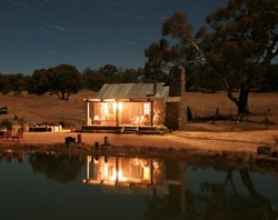 moonbah_hut_at_dawn4